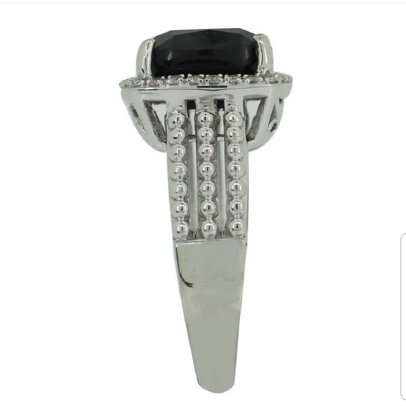 3.2 CT onyx and sterling silver ring size 7 - Picture 2 of 3